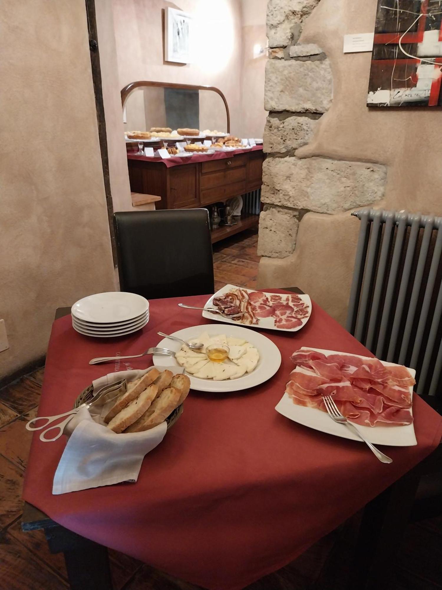 Affittacamere La Piazzetta Anagni Exterior foto